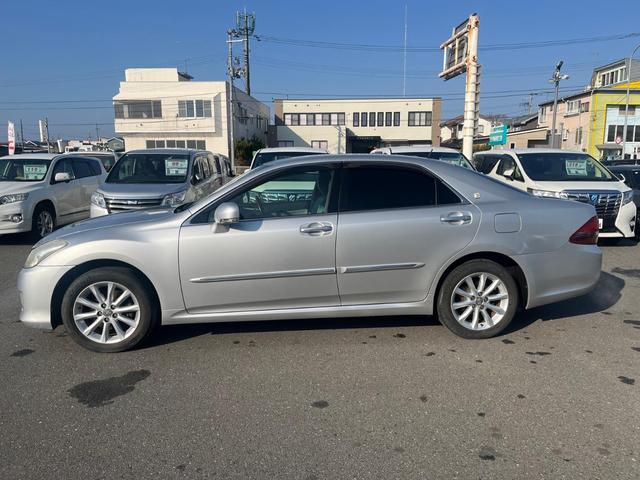 クラウン ３．０ロイヤルサルーンｉ－ＦｏｕｒアニバＥＤ　ナビ　アルミ　バックカメラ　クルーズ　　ＴＶ　ＣＤ（7枚目）