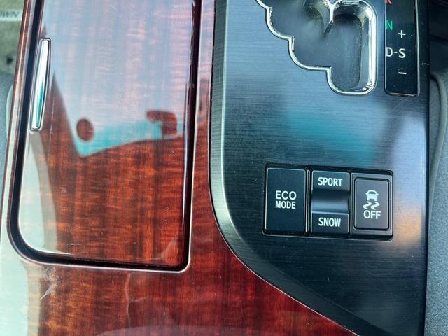 クラウン ３．０ロイヤルサルーンｉ－ＦｏｕｒアニバＥＤ　ナビ　アルミ　バックカメラ　クルーズ　　ＴＶ　ＣＤ（18枚目）