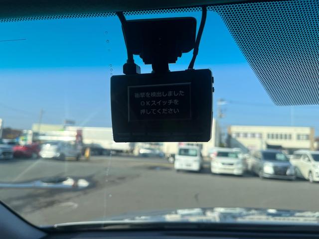 クラウン ３．０ロイヤルサルーンｉ－ＦｏｕｒアニバＥＤ　ナビ　アルミ　バックカメラ　クルーズ　　ＴＶ　ＣＤ（21枚目）