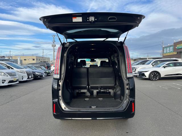 エスクァイア Gi ナビ アルミ バックカメラ シートヒーター ETC(9枚目)