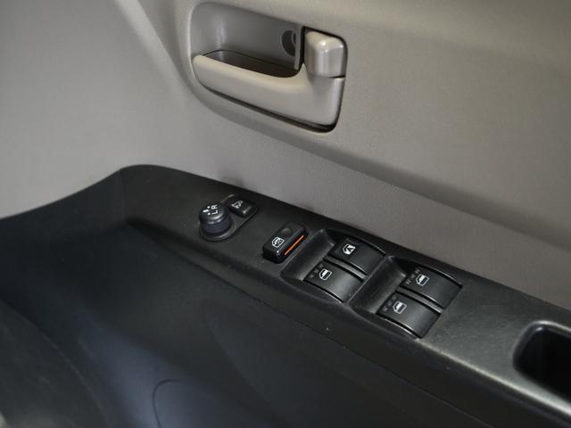 ミラ L L 4WD 5速マニュアル 寒冷地仕様 キーレス 外タコメーター 水温計 エアコン パワーステアリング パワーウィンドウ 外マフラー(33枚目)