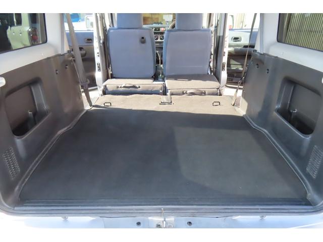 大きな荷室で荷物もたっぷりです