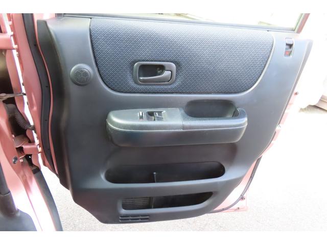 禁煙車で内張もキレイ