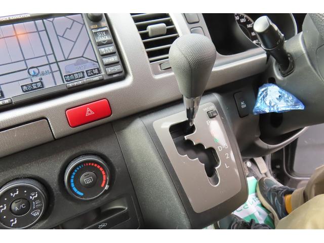 ハイエースワゴン ＧＬ　左側パワースライドドアー　ナビ　バックカメラ　ＥＴＣ　１００Ｖ電源　１０人乗り（11枚目）