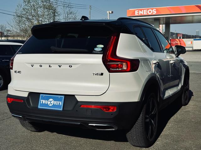 ＸＣ４０ Ｔ４　ＡＷＤ　Ｒデザイン　ハーマンカードンサウンド　　メーカーナビ　フルセグＴＶ　ＢＴオーディオ　ａｐｐｌｅｃａｒｐｌａｙ　３６０°カメラ　パワーテールゲートシティーセーフテー　ＢＬＩＳ　１９インチアルミ（10枚目）