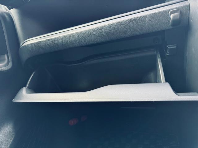 ノア Ｓｉ　ダブルバイビー　モデリスタエアロ　寒冷地仕様　アルパインディスプレイオーディオ　両側パワスラ　車高調　１８インチアルミ　社外フロントグリル　ＥＴＣ（30枚目）