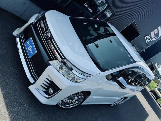 ヴォクシー ＺＳ　煌　関西仕入れ　４ＷＤ　両側パワスラ　ＤＴＶ　Ｂカメラ　両側パワスラ　１８インチアルミ（3枚目）