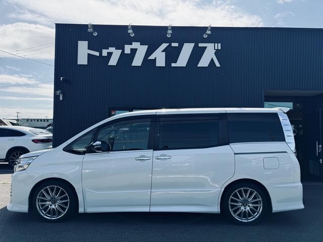 ヴォクシー ＺＳ　煌　関西仕入れ　４ＷＤ　両側パワスラ　ＤＴＶ　Ｂカメラ　両側パワスラ　１８インチアルミ（9枚目）