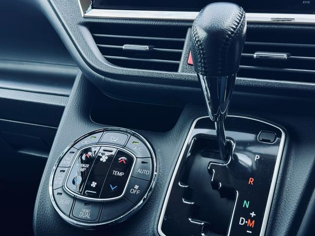 ヴォクシー ＺＳ　煌　関西仕入れ　４ＷＤ　両側パワスラ　ＤＴＶ　Ｂカメラ　両側パワスラ　１８インチアルミ（29枚目）