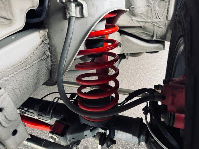 ジムニーシエラ ＪＣ　関東仕入れ　エアロオーバー４点ボディキット　左右出し４本マフラー　ＬＥＤテール　ＫＦＷ１８インチホイール　２インチリフトアップ　イカリング　ＥＴＣ（13枚目）