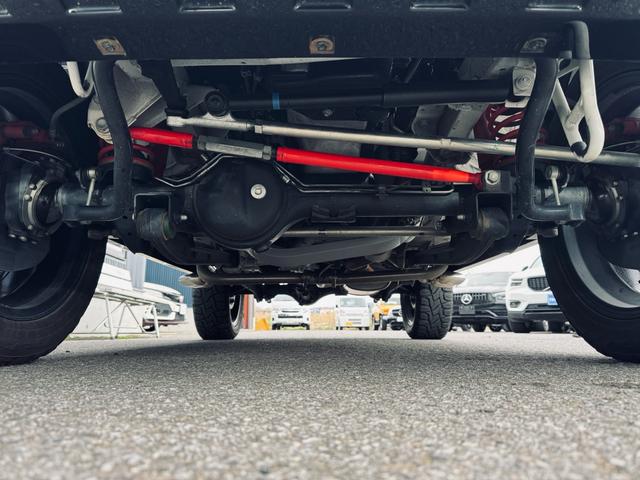 ジムニーシエラ ＪＣ　関東仕入れ　エアロオーバー４点ボディキット　左右出し４本マフラー　ＬＥＤテール　ＫＦＷ１８インチホイール　２インチリフトアップ　イカリング　ＥＴＣ（14枚目）