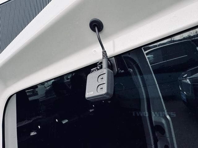 ジムニーシエラ ＪＣ　関東仕入れ　エアロオーバー４点ボディキット　左右出し４本マフラー　ＬＥＤテール　ＫＦＷ１８インチホイール　２インチリフトアップ　イカリング　ＥＴＣ（31枚目）