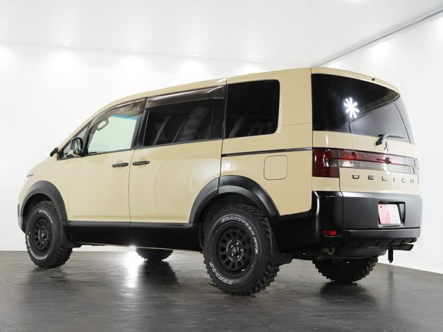 デリカＤ：５ Ｇ　プレミアム　４ＷＤ／両側パワースライドドア／オーバーフェンダー／新品社外ホイール／新品マッドタイヤ／新品バンパーガード／ヘッドライト加工（18枚目）
