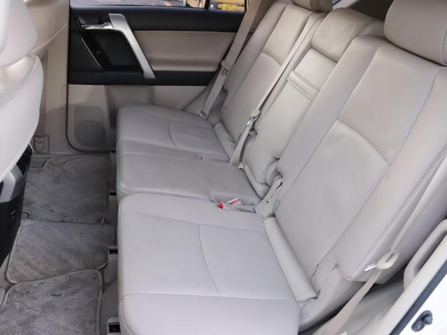 ランドクルーザープラド ＴＸ　Ｌパッケージ　距離無制限１年間保証付／本革シート／７人乗り／サンルーフ／バンパープロテクター／一部黒塗装／ＢＦグッドリッチ（32枚目）