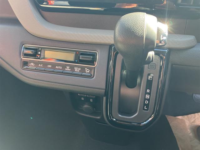 シフトレバー。ぜひ一度お客様の目で確認してください。