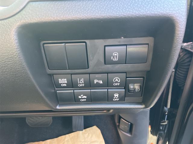 カメラが白線を検知して車線中央付近を走行するよう、車線維持を支援するレーンアシスト！