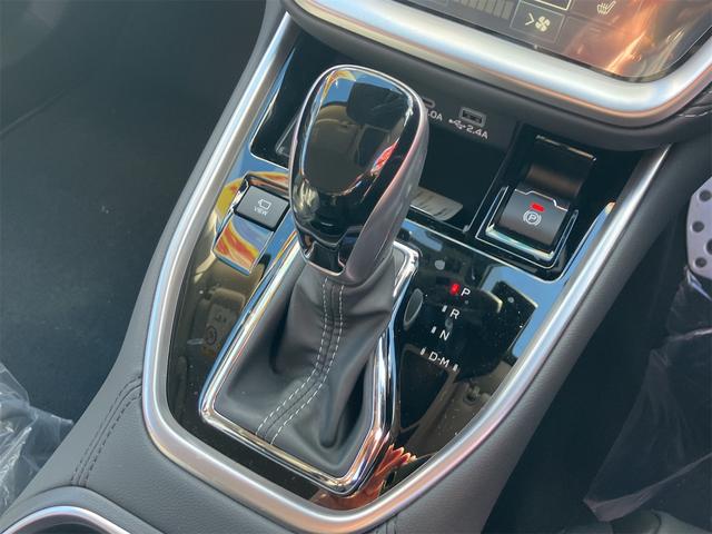 シフトレバー。ぜひ一度お客様の目で確認してください。