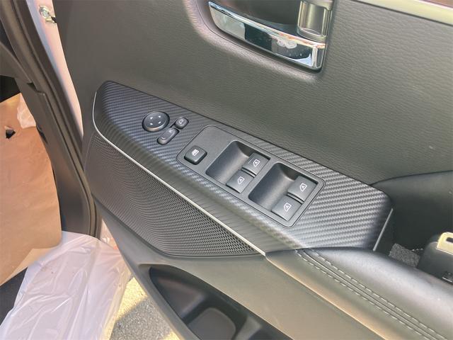 パワーウィンドウのスイッチですよ。運転席に居ながら窓を開け閉めのコントロールできますよ。