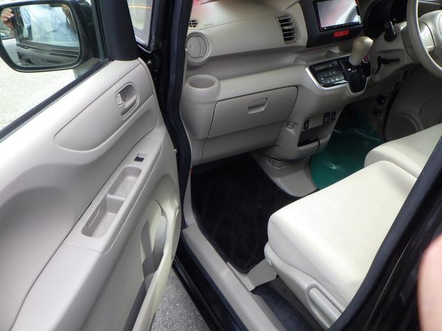 Ｎ－ＢＯＸ Ｃ　４ＷＤ　オートマ（26枚目）