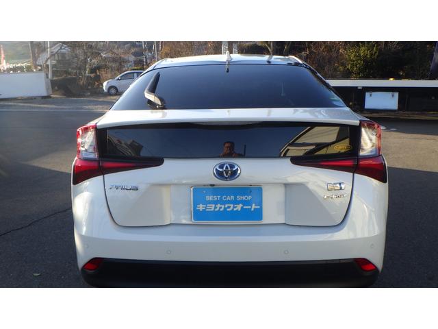プリウス Ｓ　４ＷＤ　ナビ　バックカメラ　ＥＴＣ（5枚目）