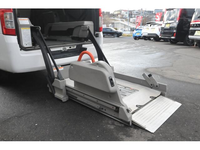 ＮＶ３５０キャラバンバン チェアキャブ／車いす移動車／１０人乗／４ＷＤ／法人１オーナー　修復歴無し／医療法人１オーナー／車いす全自動リフター／切替４ＷＤ／車いす固定装置２基／２．５ディーゼルターボ／バックカメラ／オートステップ／リヤヒーター／キーレス／フォグランプ／ＬＤＦ－ＣＷ８Ｅ２６／（16枚目）