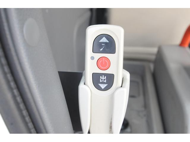 ＮＶ３５０キャラバンバン チェアキャブ／車いす移動車／１０人乗／４ＷＤ／法人１オーナー　修復歴無し／医療法人１オーナー／車いす全自動リフター／切替４ＷＤ／車いす固定装置２基／２．５ディーゼルターボ／バックカメラ／オートステップ／リヤヒーター／キーレス／フォグランプ／ＬＤＦ－ＣＷ８Ｅ２６／（20枚目）