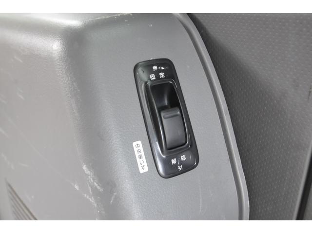 ＮＶ３５０キャラバンバン チェアキャブ／車いす移動車／１０人乗／４ＷＤ／法人１オーナー　修復歴無し／医療法人１オーナー／車いす全自動リフター／切替４ＷＤ／車いす固定装置２基／２．５ディーゼルターボ／バックカメラ／オートステップ／リヤヒーター／キーレス／フォグランプ／ＬＤＦ－ＣＷ８Ｅ２６／（27枚目）