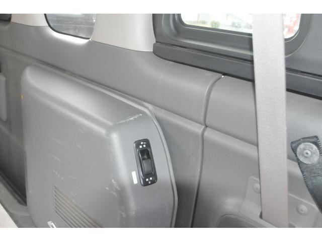 ＮＶ３５０キャラバンバン チェアキャブ／車いす移動車／１０人乗／４ＷＤ／法人１オーナー　修復歴無し／医療法人１オーナー／車いす全自動リフター／切替４ＷＤ／車いす固定装置２基／２．５ディーゼルターボ／バックカメラ／オートステップ／リヤヒーター／キーレス／フォグランプ／ＬＤＦ－ＣＷ８Ｅ２６／（28枚目）