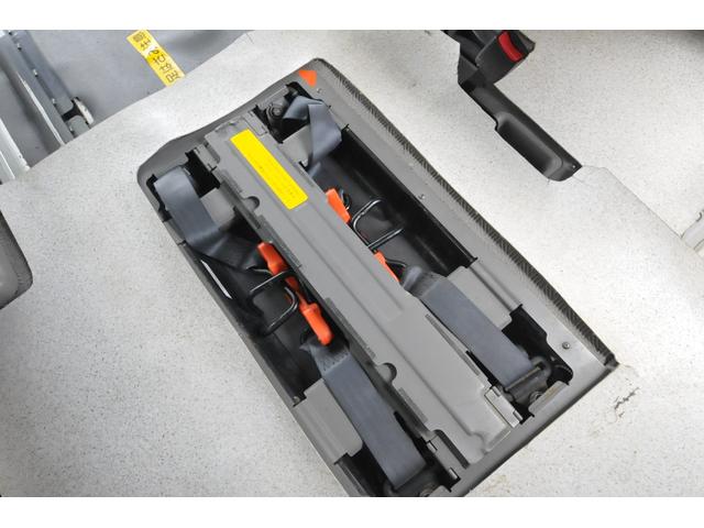 ＮＶ３５０キャラバンバン チェアキャブ／車いす移動車／１０人乗／４ＷＤ／法人１オーナー　修復歴無し／医療法人１オーナー／車いす全自動リフター／切替４ＷＤ／車いす固定装置２基／２．５ディーゼルターボ／バックカメラ／オートステップ／リヤヒーター／キーレス／フォグランプ／ＬＤＦ－ＣＷ８Ｅ２６／（32枚目）