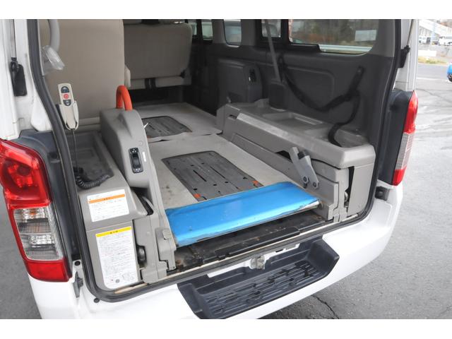 ＮＶ３５０キャラバンバン チェアキャブ／車いす移動車／１０人乗／４ＷＤ／法人１オーナー　修復歴無し／医療法人１オーナー／車いす全自動リフター／切替４ＷＤ／車いす固定装置２基／２．５ディーゼルターボ／バックカメラ／オートステップ／リヤヒーター／キーレス／フォグランプ／ＬＤＦ－ＣＷ８Ｅ２６／（35枚目）