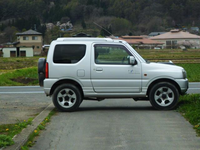 ジムニー ＦＩＳフリースタイルワールドカップリミテッド　４ＷＤ　ＡＴ　ルーフレール（9枚目）