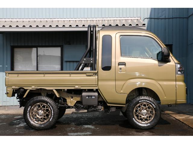 ハイゼットトラック ジャンボエクストラ　新車コンプリート　ＲＡＰＴＯＲ施工　新品４インチアップ　新品ＢＲＵＴホイール　新品ＭＴタイヤ　新品ＭＡＸＬＩＮＥＲ製ベッドライナー　新品ダブルチューブロールバー　新品ブラックレザー調シートカバー（7枚目）