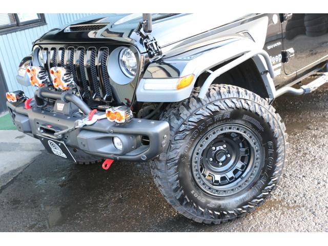 ジープ・ラングラーアンリミテッド ＪＬラングラー　サハラ　４ＷＤ　ワンオーナー　ＲＡＰＴＯＲ施工　リフトアップ　チューブフェンダー　ＫＭＣ１７インチホイール　ＹＯＫＯＨＡＭＡジオランダー３５ＭＴタイヤ　ＷＡＲＮウインチ　東京オートサロン２０２４出展車両（37枚目）