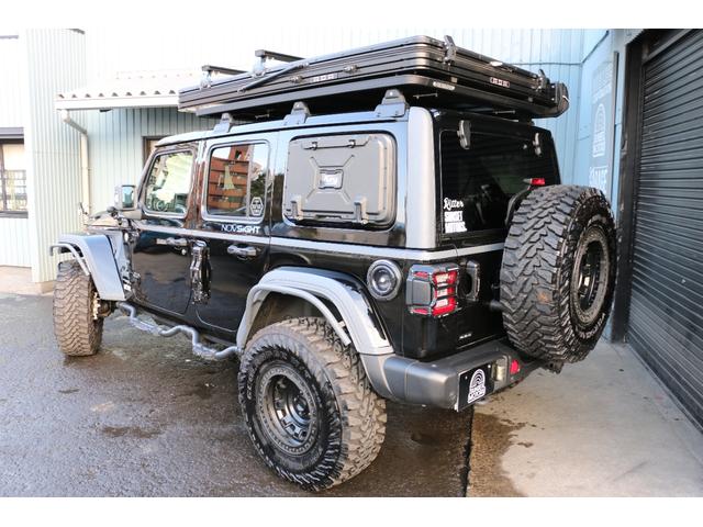 ジープ・ラングラーアンリミテッド ＪＬラングラー　サハラ　４ＷＤ　ワンオーナー　ＲＡＰＴＯＲ施工　リフトアップ　チューブフェンダー　ＫＭＣ１７インチホイール　ＹＯＫＯＨＡＭＡジオランダー３５ＭＴタイヤ　ＷＡＲＮウインチ　東京オートサロン２０２４出展車両（42枚目）