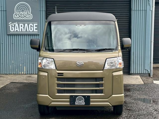 ハイゼットカーゴ デッキバンＧ　４ＷＤ　届出済未使用車　ルーフデッキＲＡＰＴＯＲＬＩＮＥＲ施工　プッシュスタート　オートヘッドランプ　衝突軽減ブレーキ（2枚目）