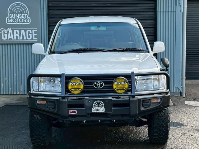 ランドクルーザー１００ ＶＸ　前期ディーゼルターボ４ＷＤ　ＫＥＥＰＳＬＡＮＴ新品リフトアップＫＩＴ新品ＭＴタイヤ＆新品純正ホイール新品ＡＲＢバンパー新品バッテリー（2枚目）