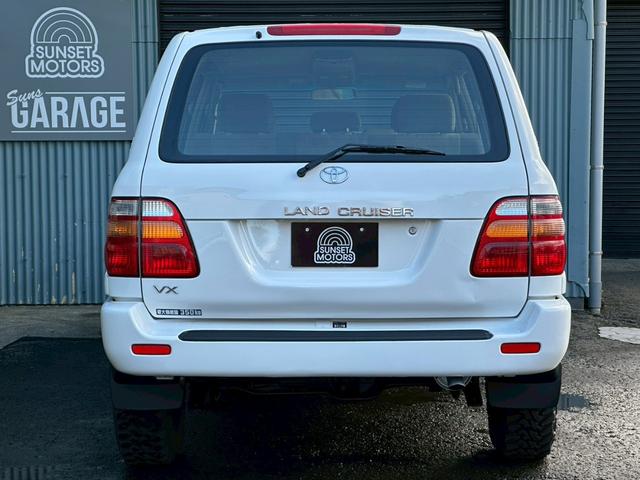 ランドクルーザー１００ ＶＸ　前期ディーゼルターボ４ＷＤ　ＫＥＥＰＳＬＡＮＴ新品リフトアップＫＩＴ新品ＭＴタイヤ＆新品純正ホイール新品ＡＲＢバンパー新品バッテリー（6枚目）