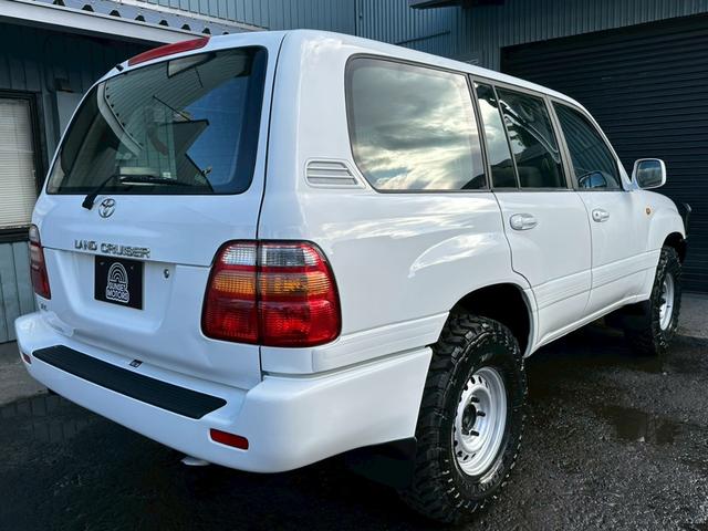 ランドクルーザー１００ ＶＸ　前期ディーゼルターボ４ＷＤ　ＫＥＥＰＳＬＡＮＴ新品リフトアップＫＩＴ新品ＭＴタイヤ＆新品純正ホイール新品ＡＲＢバンパー新品バッテリー（8枚目）