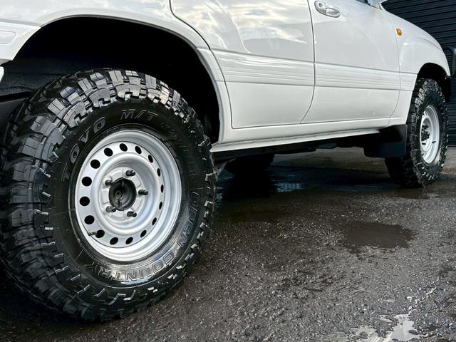 ランドクルーザー１００ ＶＸ　前期ディーゼルターボ４ＷＤ　ＫＥＥＰＳＬＡＮＴ新品リフトアップＫＩＴ新品ＭＴタイヤ＆新品純正ホイール新品ＡＲＢバンパー新品バッテリー（9枚目）