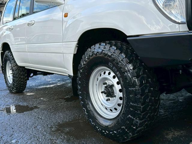 ランドクルーザー１００ ＶＸ　前期ディーゼルターボ４ＷＤ　ＫＥＥＰＳＬＡＮＴ新品リフトアップＫＩＴ新品ＭＴタイヤ＆新品純正ホイール新品ＡＲＢバンパー新品バッテリー（10枚目）