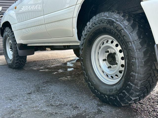 ランドクルーザー１００ ＶＸ　前期ディーゼルターボ４ＷＤ　ＫＥＥＰＳＬＡＮＴ新品リフトアップＫＩＴ新品ＭＴタイヤ＆新品純正ホイール新品ＡＲＢバンパー新品バッテリー（12枚目）