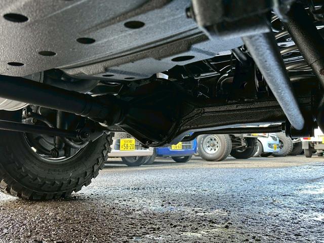 ランドクルーザー１００ ＶＸ　前期ディーゼルターボ４ＷＤ　ＫＥＥＰＳＬＡＮＴ新品リフトアップＫＩＴ新品ＭＴタイヤ＆新品純正ホイール新品ＡＲＢバンパー新品バッテリー（16枚目）