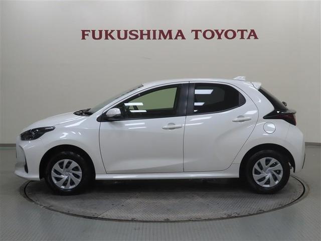 ヤリス Ｘ　４ＷＤ　メモリーナビ　ミュージックプレイヤー接続可　バックカメラ　衝突被害軽減システム　ＥＴＣ　記録簿（2枚目）