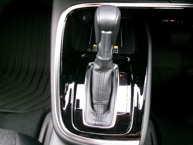 ヴェゼル ｅ：ＨＥＶ　Ｚ　ＨｏｎｄａＣＯＮＮＥＣＴディスプレイ＋ＥＴＣ２．０車載器＋ワイヤレス充電器　ブラインドスポットインフォメーション　後退出庫サポート　ハンズフリーアクセスパワーテールゲート　運転席＆助手席シートヒーター（26枚目）