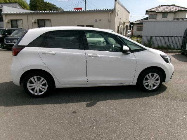 フィット ｅ：ＨＥＶホーム　ＬＥＤフォグライト　Ｈｏｎｄａ　ＣＯＮＮＥＣＴ　ｆｏｒ　Ｇａｔｈｅｒｓ＋ナビ装着用スペシャルパッケージ（4枚目）