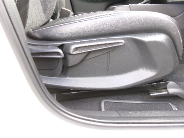 フィット ｅ：ＨＥＶホーム　ＬＥＤフォグライト　Ｈｏｎｄａ　ＣＯＮＮＥＣＴ　ｆｏｒ　Ｇａｔｈｅｒｓ＋ナビ装着用スペシャルパッケージ（16枚目）