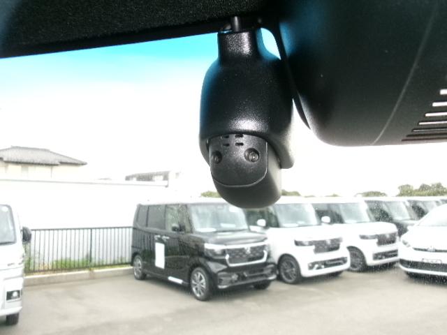 Ｎ－ＢＯＸカスタム Ｇ・Ｌホンダセンシング　ナビ装着用スペシャルパッケージ＋ＥＴＣ車載器　オートリトラミラー　プラズマクラスター技術搭載フルオートエアコ　リア左側パワースライドドア　運転席＆助手席シートヒーター　１４インチアルミホイール（19枚目）
