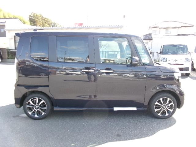 Ｎ－ＢＯＸカスタム コーディネートスタイル　届出済未使用車　Ｈｏｎｄａ　ＣＯＮＮＥＣＴ　ｆｏｒ　Ｇａｔｈｅｒｓ＋ナビ装着用スペシャルパッケージ　リア両側パワースライドドア　コンビニフック付シートバックテーブル　運転席＆助手席シートヒーター（4枚目）