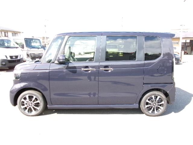 Ｎ－ＢＯＸカスタム コーディネートスタイル　届出済未使用車　Ｈｏｎｄａ　ＣＯＮＮＥＣＴ　ｆｏｒ　Ｇａｔｈｅｒｓ＋ナビ装着用スペシャルパッケージ　リア両側パワースライドドア　コンビニフック付シートバックテーブル　運転席＆助手席シートヒーター（5枚目）