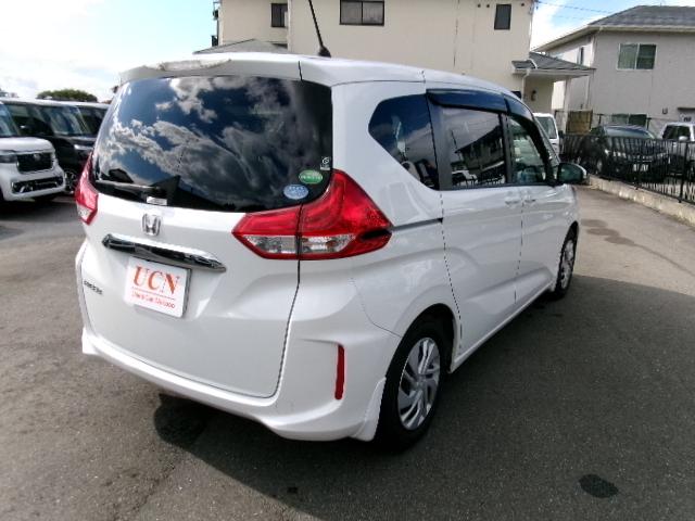 フリード Ｇ・ホンダセンシング　ナビ装着用スペシャルパッケージ＋ＥＴＣ車載器（ナビ連動）　２列目ベンチシート（７人乗り）　両側パワースライドドア　センターテーブル　コンフォートビューパッケージ（6枚目）